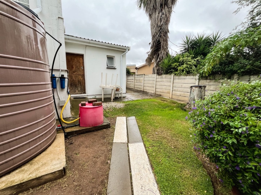 5 Bedroom Property for Sale in Vanes Estate Eastern Cape